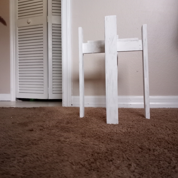 Floral Plant Stand Rustic - Picture 3 of 4